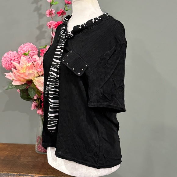 Shin Long Short Sleeve with Neck Tie Up - Picture 3 of 12